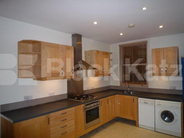 			NEW INSTRUCTION , 3 Bedroom, 1 bath, 1 reception Apartment			 Tregarvon Road, Clapham Common North Side